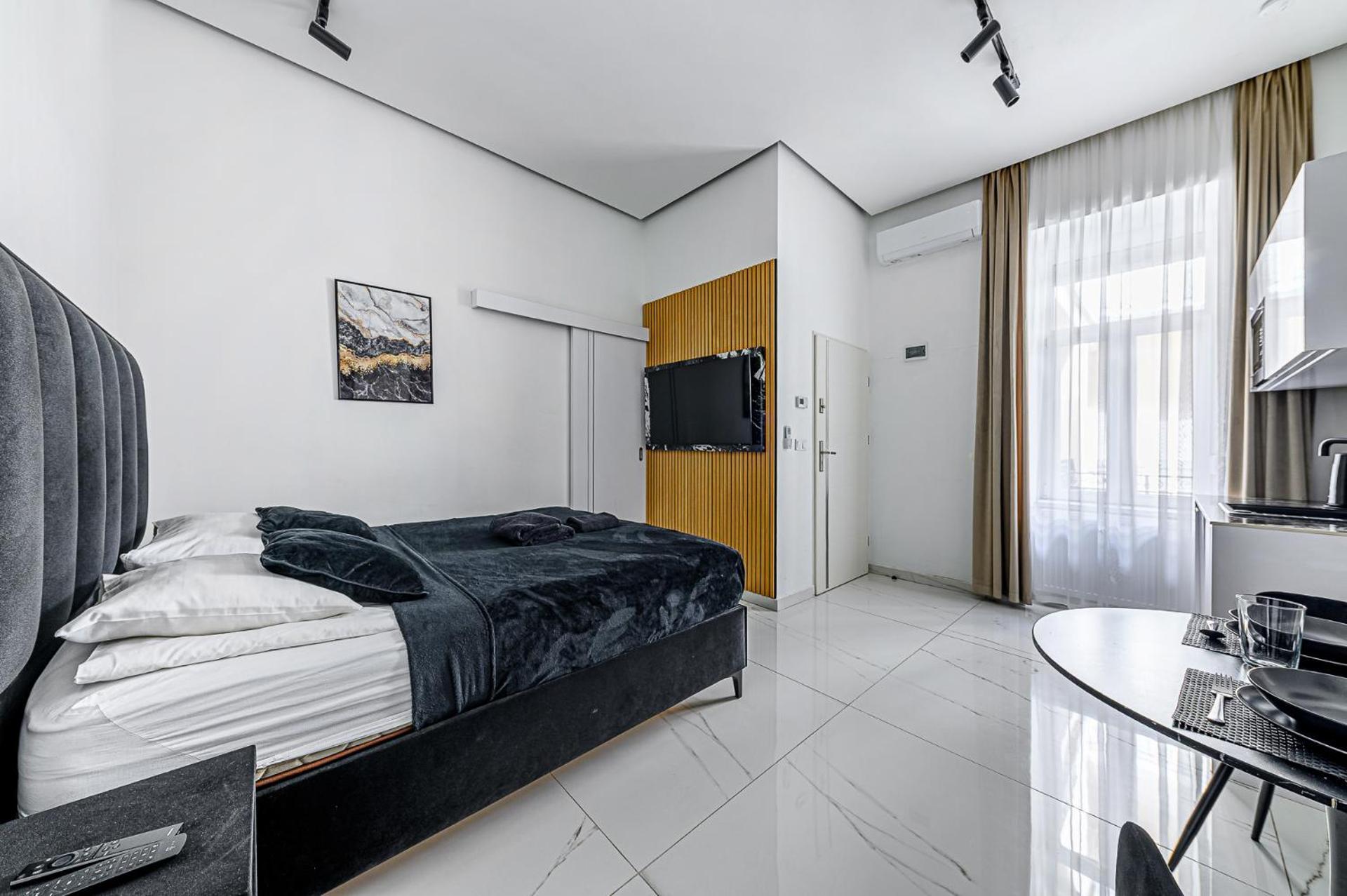 V21 Luxury Apartments — Photos 2